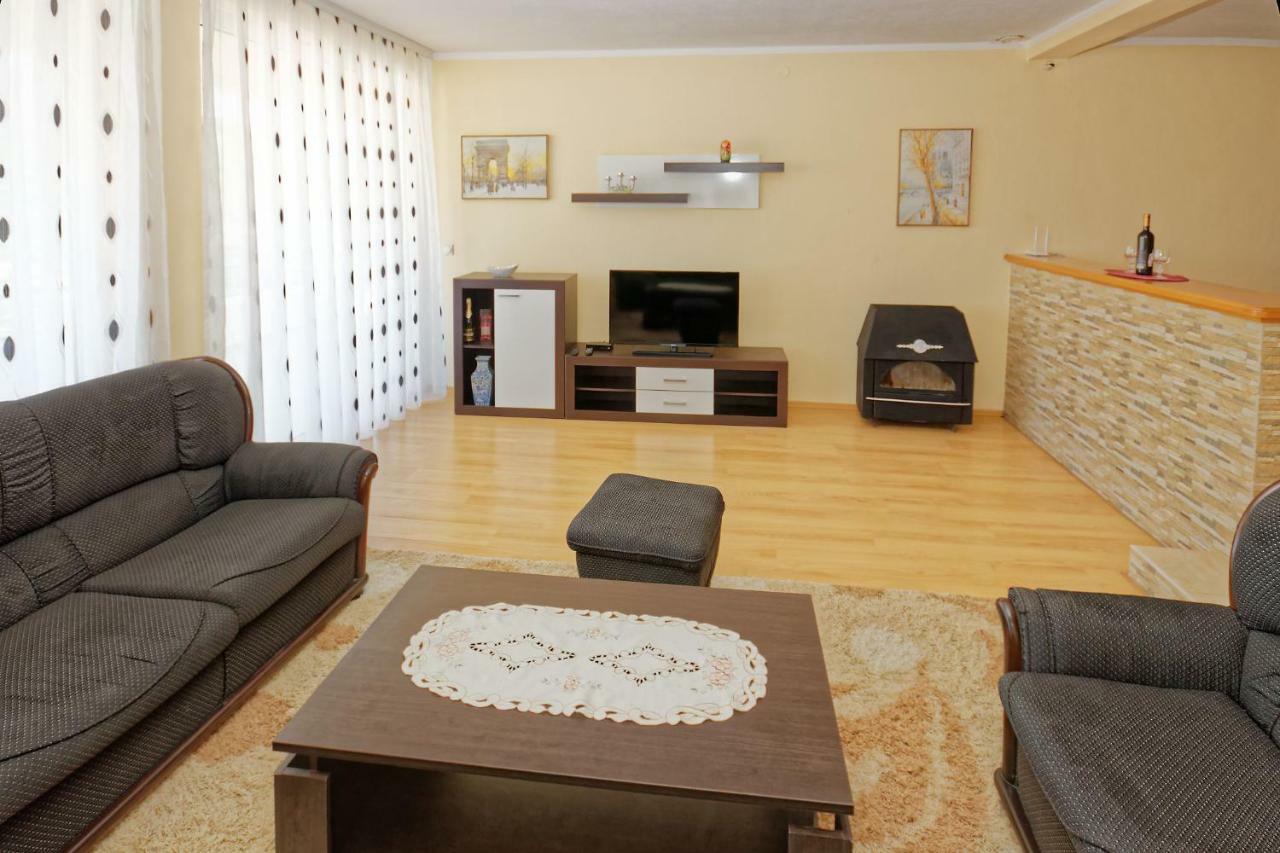 Apartments Ajla Utjeha Εξωτερικό φωτογραφία