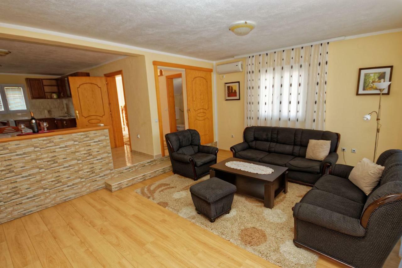 Apartments Ajla Utjeha Εξωτερικό φωτογραφία